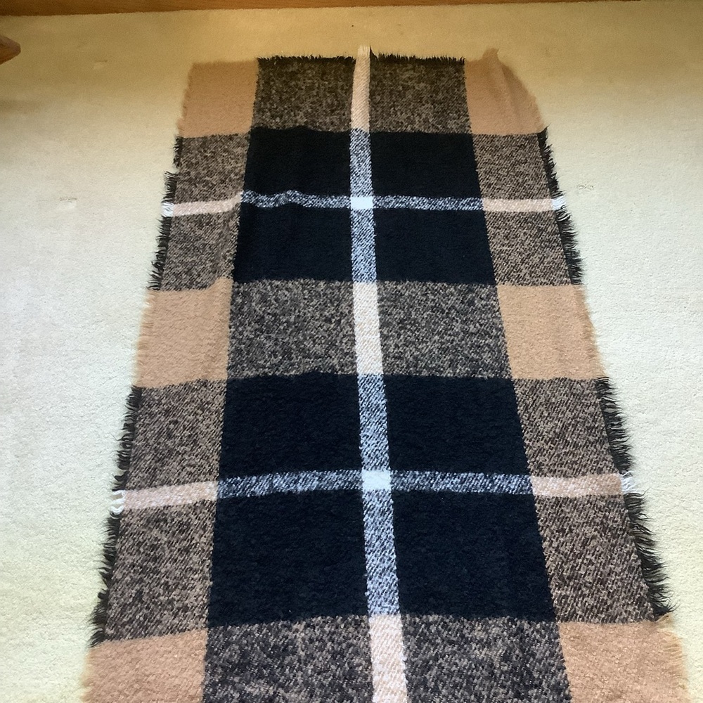 Tan/Black/White Color Block/Plaid Wrap/Shawl - Picture 15 of 15